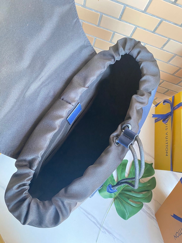 ルイヴィトンバッグ着用イメージ